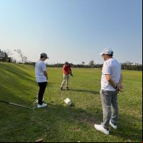 Alunos da PIB Education celebram Dia dos Pais com tarde de golfe e confraternização 