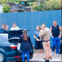 Justiça manda recolher clone da "Folha de SP" nas ruas de Balneário Camboriú  