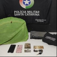 Irmãos acusados de assassinato são flagrados com maconha e trinca-ferro