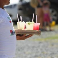Restaurantes e ambulantes têm que regularizar alvarás para trabalhar na temporada   