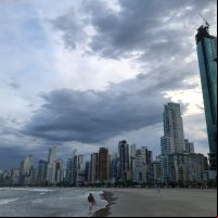 Frente fria pode trazer temporais e muito vento para a região