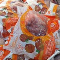 Carnes estragam após problema na câmera de congelados de mercado 