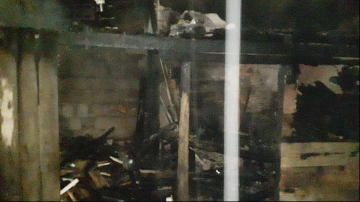Caso aconteceu na madrugada desta quinta-feira no Gravatá (Foto: CBMSC)