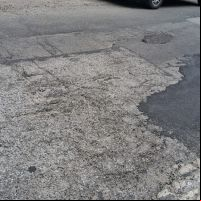 Buraqueira incomoda moradores da rua Juvenal Garcia