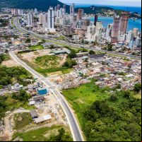 Nova avenida que liga os bairros Tabuleiro e Várzea é inaugurada
