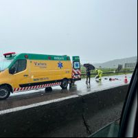 Motociclista fica ferido após queda na BR 101