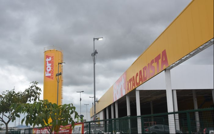 Nova loja em Itajaí abre na quarta-feira na avenida Adolfo Konder (Foto: João Batista)