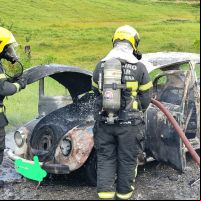 Fusca é destruído em incêndio na BR 101