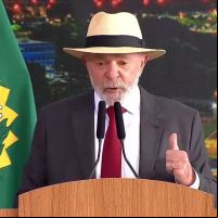 Lula se declara “amante da democracia” e divide opiniões
