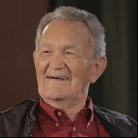 Aos 92 anos, morre Léo Batista