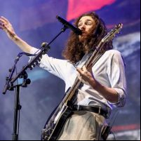 Hozier abre venda de ingressos para show no Brasil