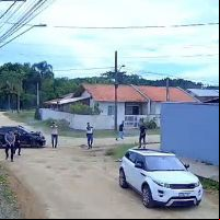 DIC de Itajaí troca tiros com criminoso em Barra Velha