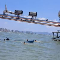 Pescadores à deriva são salvos depois de naufrágio 