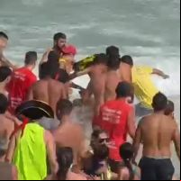 Turista argentino agride guarda-vidas e apanha em Bombinhas