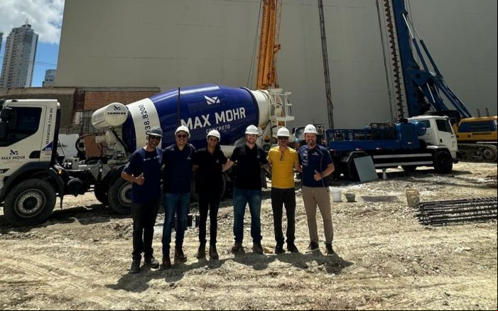 Material especial reforça a fundação, permitindo que a estrutura e as dimensões (Foto: Divulgação)