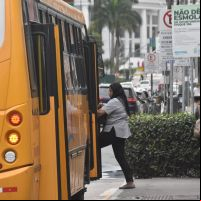 Senhora a mal e quase desmaia por causa de calor no ônibus da Praiana