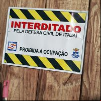 Família do São João quer ajuda pra sair de casa interditada pela Defesa Civil