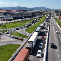 BR-101 tem trechos de lentidão nesta terça-feira