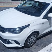 Moradores de rua usam garrafa quebrada para assaltar motorista de app