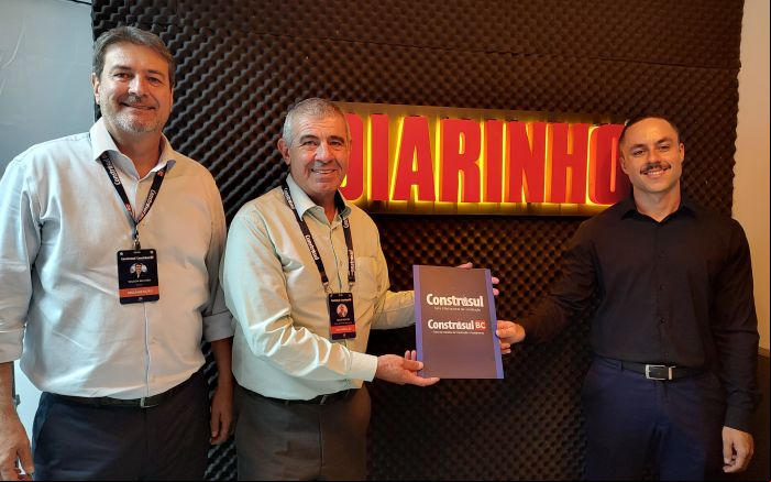 Representantes da feira visitaram o DIARINHO: da esquerda para a direita, Wilson Richter, Paulo Richter e Ricardo Richter, diretores da Sul Eventos, promotora da Construsul BC (Foto: Fran Marcon)