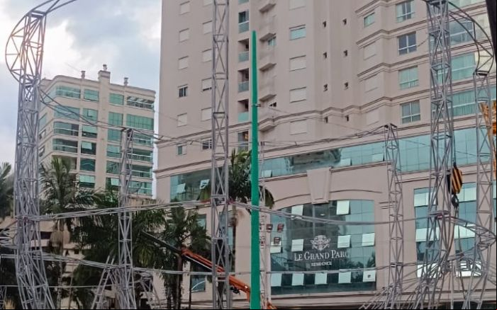 Ovo de LED será ligado nesta quinta-feira na praça da Paz (Foto: Divulgação/PMI)
