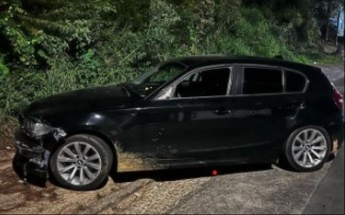 Homem dirigia uma BMW 120i quando bateu de frente com uma Honda Biz 125 (Foto: Polícia Militar de Itajaí)