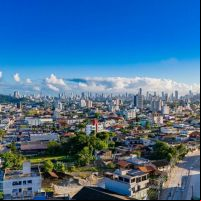 Casamento coletivo e eio ciclístico marcam aniversário de Camboriú