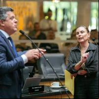 Treta entre deputados Ivan Naatz e Paulinha vai parar na justiça