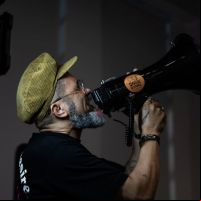 Lançamento, bolo e poesia: Sarau Elétrico promete noite histórica em BC