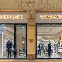 Versace agora é Prada: o luxo italiano em nova sintonia