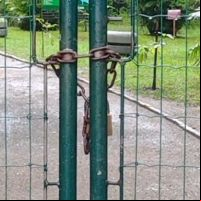 Mãe e filho encontram parque Raimundo Malta fechado durante horário de funcionamento