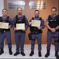 Agentes da Codetran salvam bebê engasgado e são homenageados pela Câmara de Itajaí