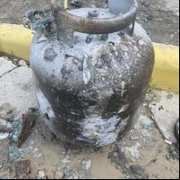 Botijão de gás pega fogo e cozinha é destruída no bairro Areias