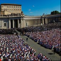 Funeral do papa Francisco reúne 400 mil pessoas no Vaticano
