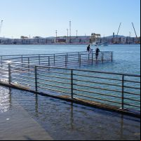 Maré volta a invadir as ruas centrais de Itajaí