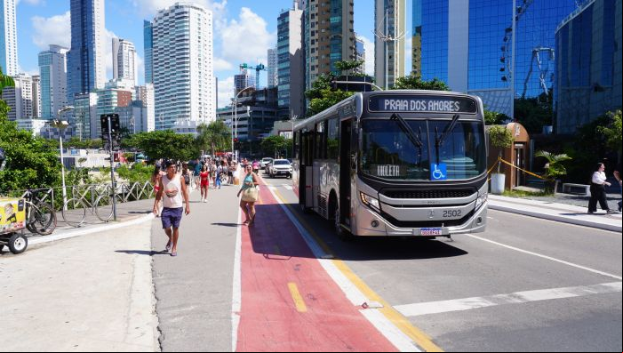 Novos busões são da Auto Viação Suzano e ainda ganharão visual oficial (Foto: João Batista)