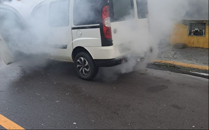Motorista escapou ileso (foto: divulgação - Corpo de Bombeiros)