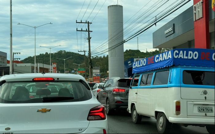 Divisa entre Itajaí e Balneário Camboriú tem filas em ambas as cidades (Foto: Arquivo)