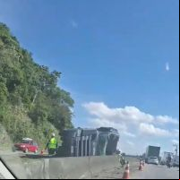 Acidente com vítima fatal causa lentidão na BR 101 em Navegantes
