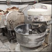 Vigilância Sanitária fecha fábrica clandestina de pães e gelo