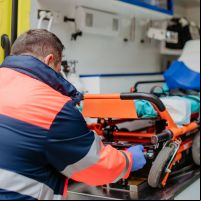 Motociclista tem perna amputada após acidente em Porto Belo