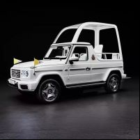Vaticano tem novo papamóvel elétrico da Mercedes