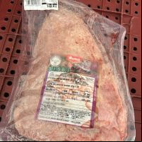 Homem tenta fugir com picanha escondida na calça