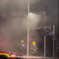 Bombeiros quebraram parede da Blood Stream pra controlar incêndio
