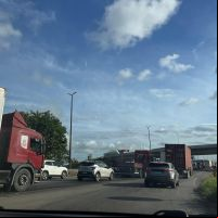 BR 101 tem lentidão em vários trechos na manhã de terça