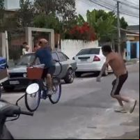 Figuras conhecidas do Promorar brigam com chutes e pauladas