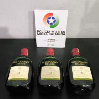 Suspeito de tráfico foi preso com grana argentina e crack