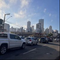 Sexta-feira começa com trânsito intenso