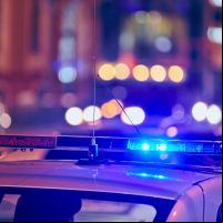 Homem é agredido com bastão na saída de motel