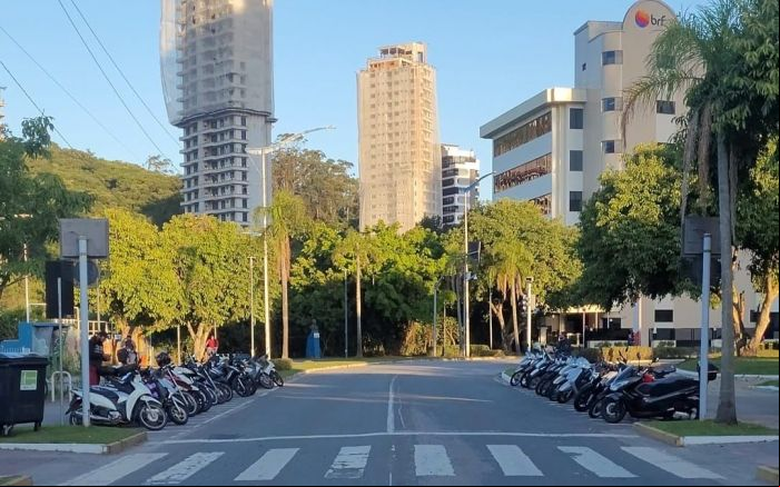 Famílias poderão aproveitar a Beira Rio livre de carros para curtir o domingo com esporte e lazer (Foto: Divulgação)